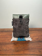 Load image into Gallery viewer, Rangefinder Case - Waxed Canvas/Gator
